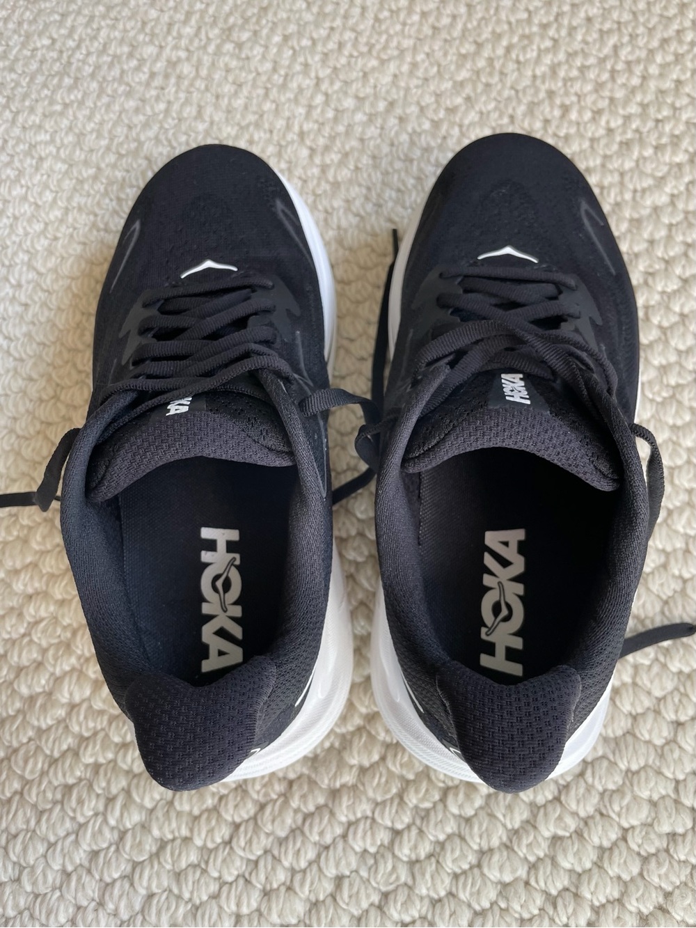 Hoka Clifton 10 Black and White Athletic Running Shoes - size 7 2E - Picture 8 of 9